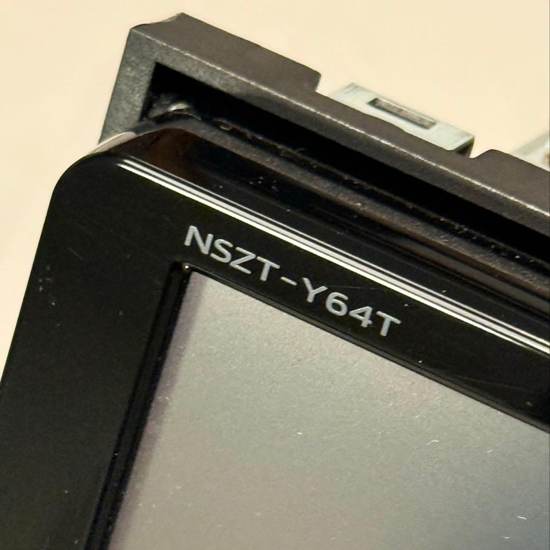NSZT-Y64T トヨタ純正9インチナビ (地図データ2020年春) フルセグ