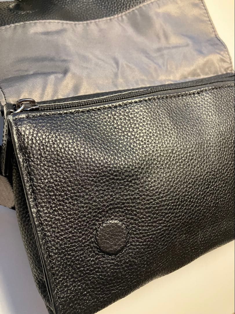 イアパピヨネ　ダルメシアン柄テープショルダーバッグ