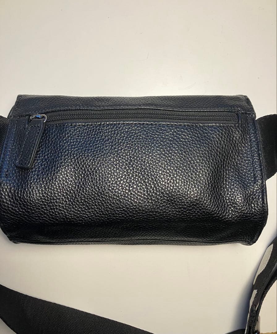 イアパピヨネ　ダルメシアン柄テープショルダーバッグ