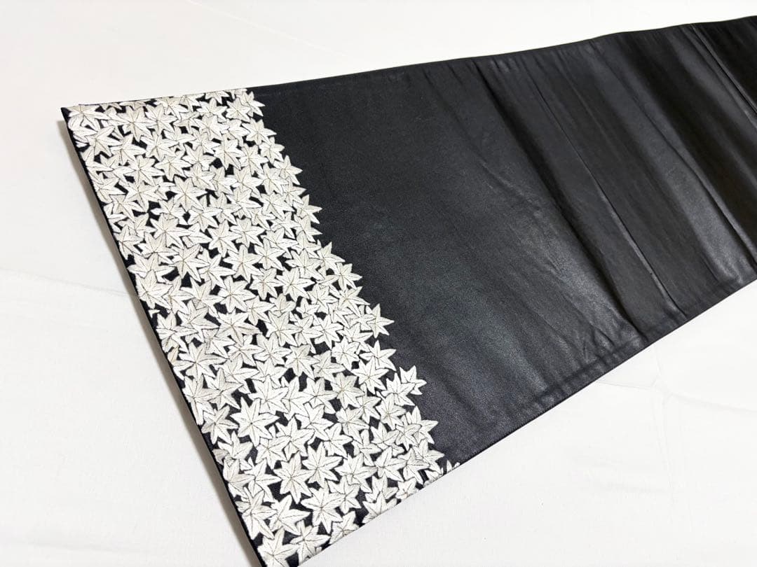 A 総手刺繍 蘇州刺繍 紅葉模様 金糸 白黒 正絹 太鼓柄 袋帯 O37