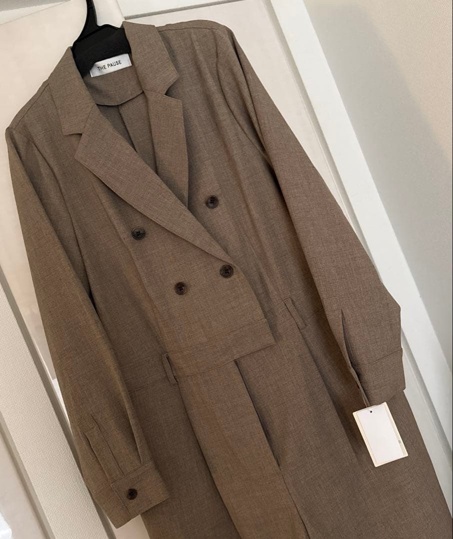 タグ付き【THE PAUSE】テーラーカラージャンプスーツ ベージュ