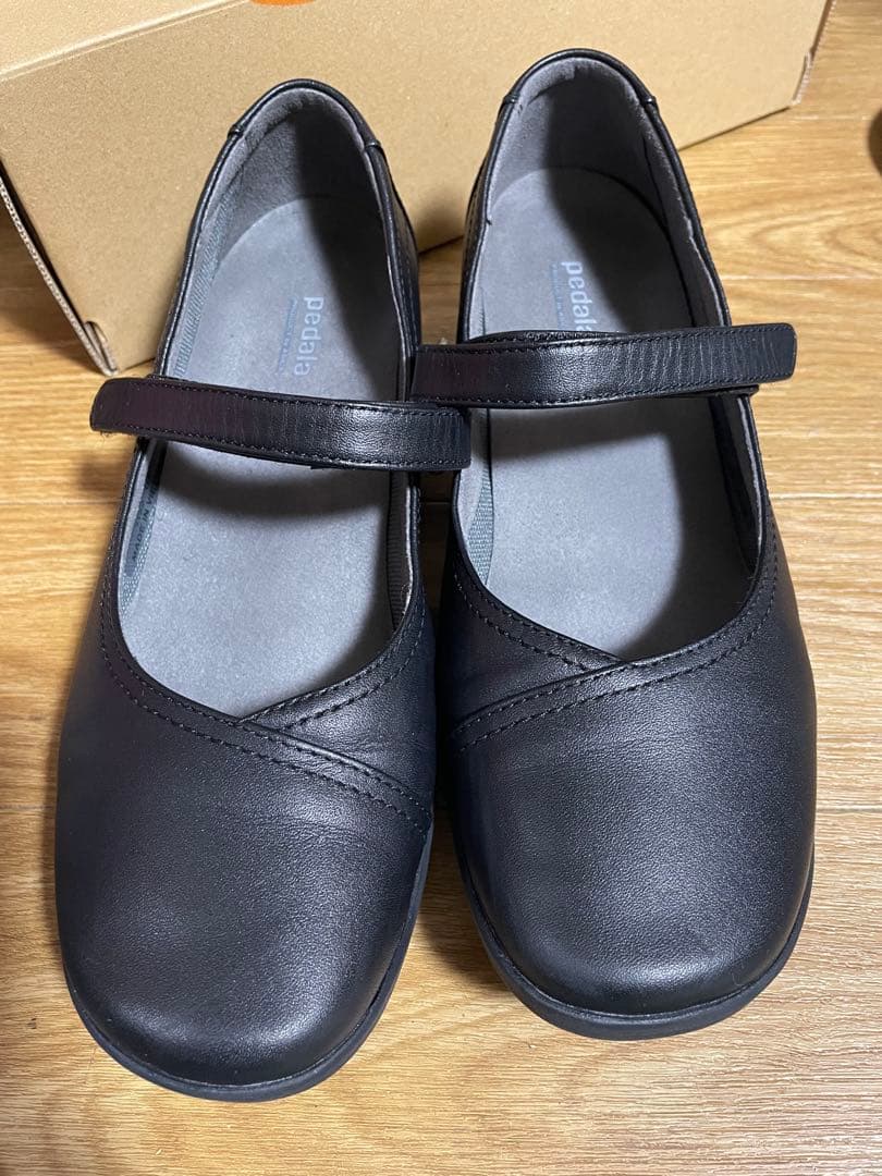 ASICS アシックス pedala ペダラ　ストラップ付パンプス 24.0