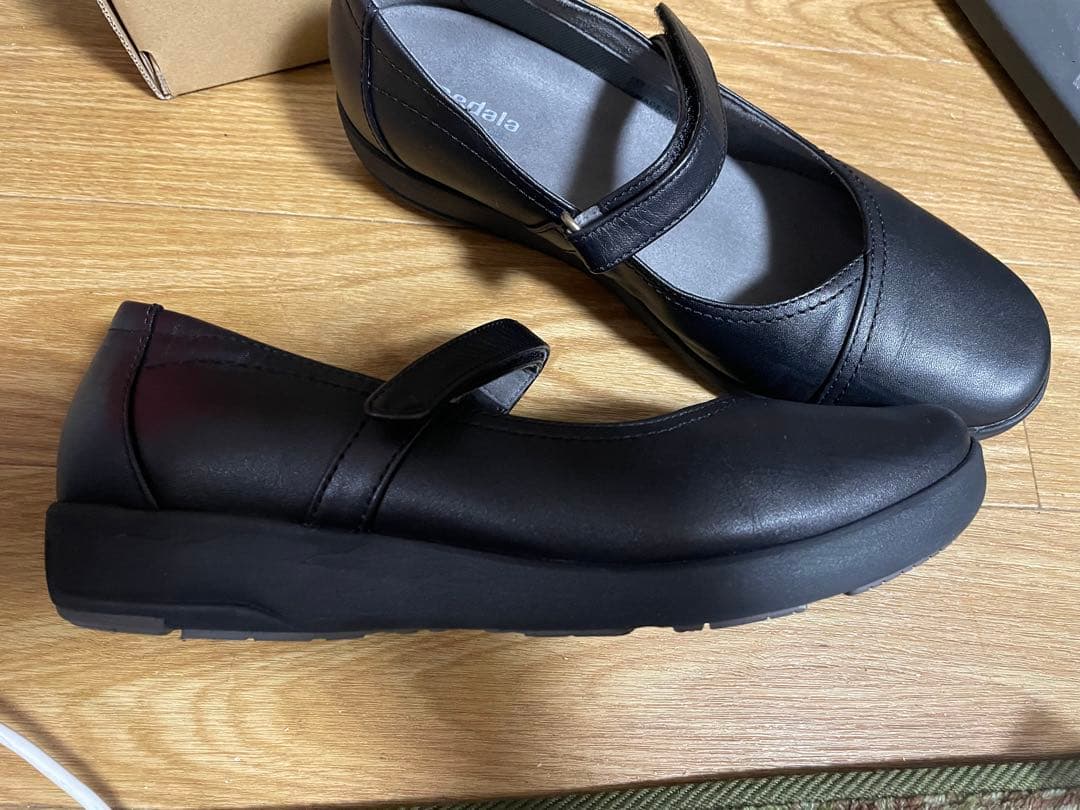 ASICS アシックス pedala ペダラ　ストラップ付パンプス 24.0