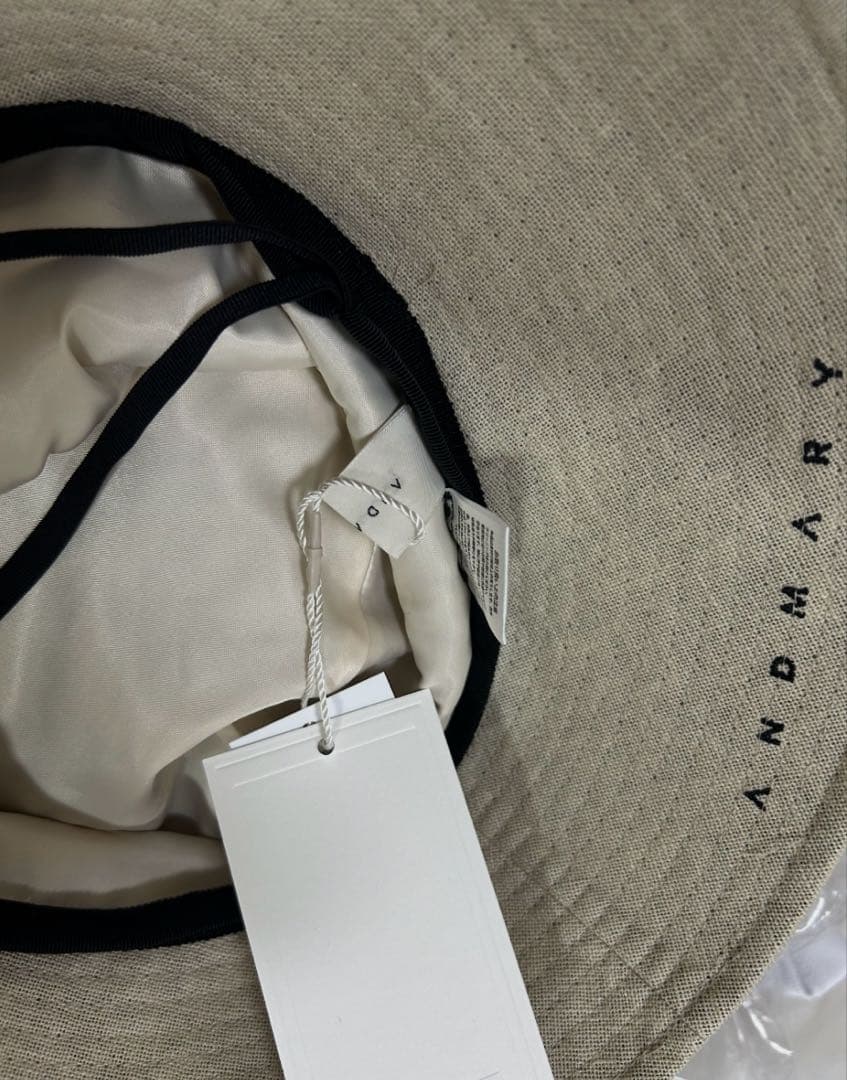 バケハベージュ