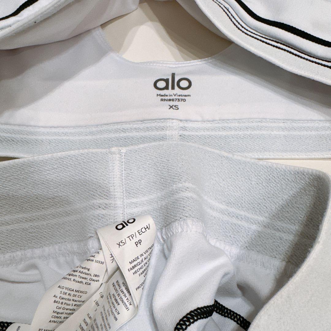 【1度着用のみ/美品】alo アロヨガ ホワイト ブラックラインヨガウエア