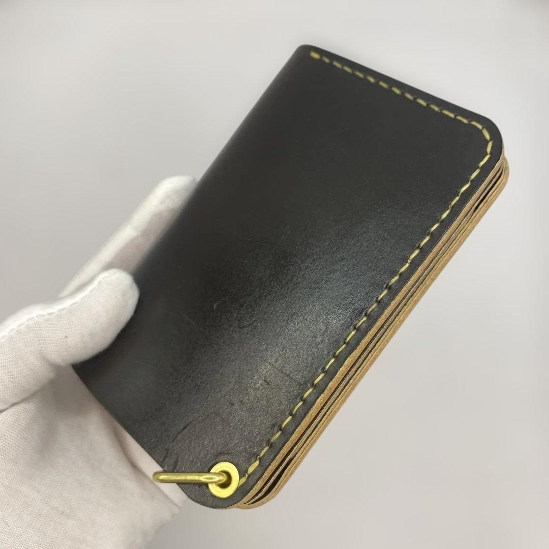 お札折らずに収納できる無骨な手染めミドルトラッカーウォレット BTW