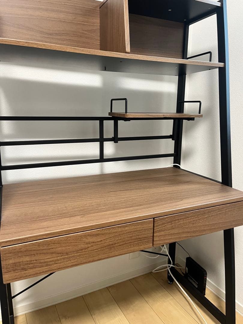【美品／値引き】ニトリ　パソコンデスク 引き出し付き リモートワークや勉強机