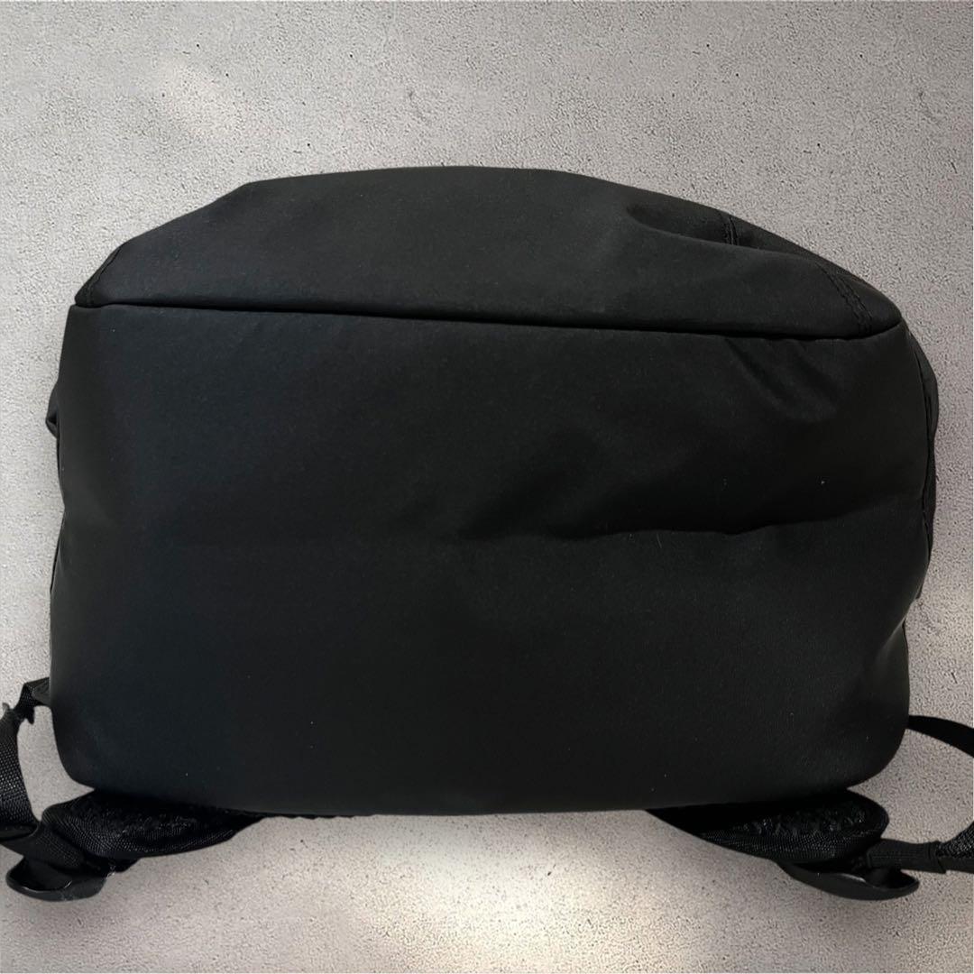 【新品タグ付】サムソナイトレッド　リュック　バックパック ブラック