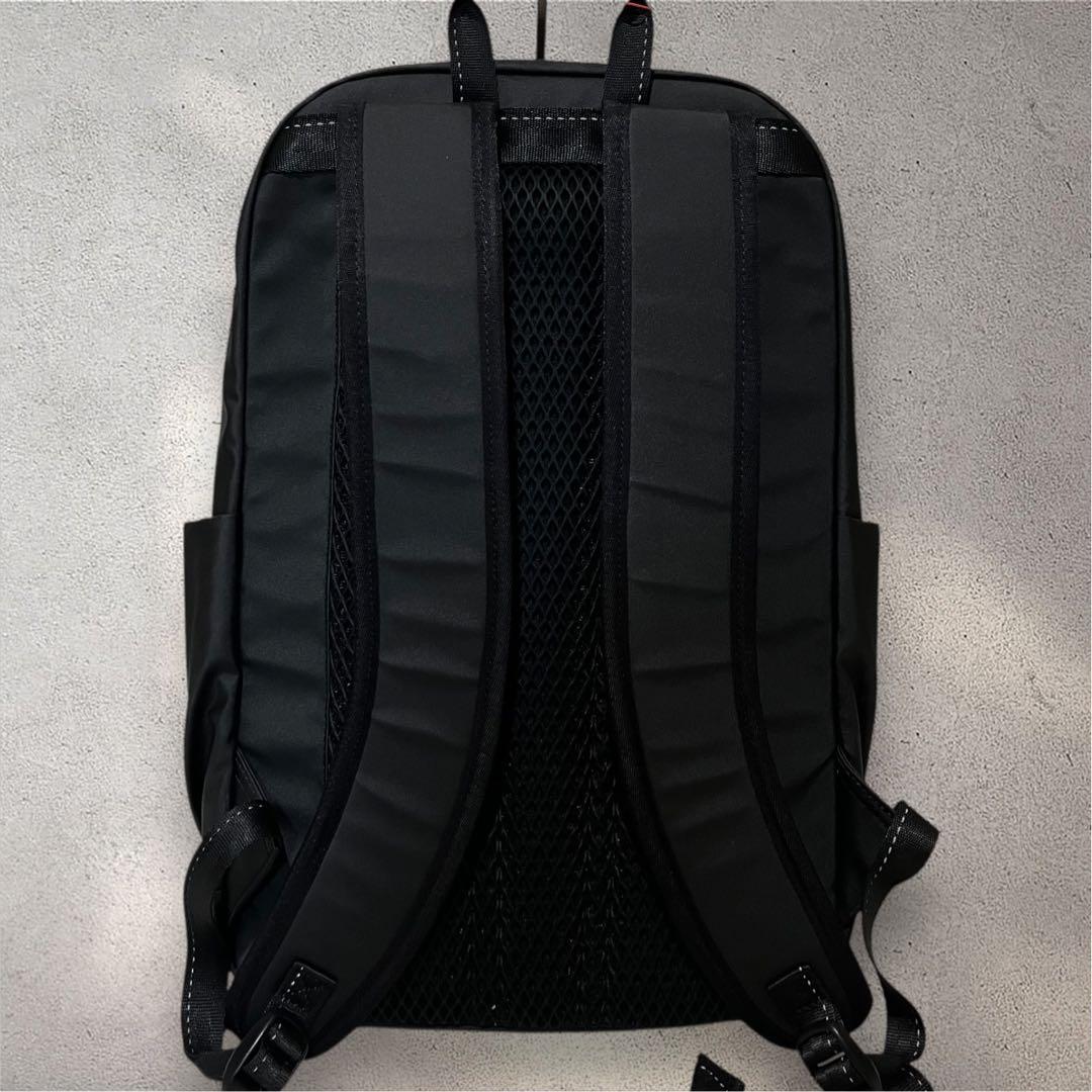 【新品タグ付】サムソナイトレッド　リュック　バックパック ブラック