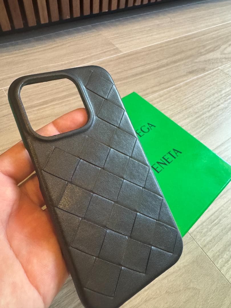 【激レア・レザー製】Bottega Veneta iPhone15Pro