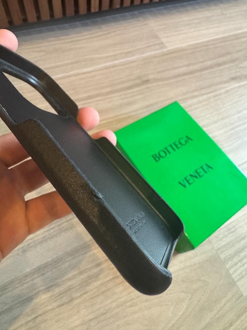 【激レア・レザー製】Bottega Veneta iPhone15Pro