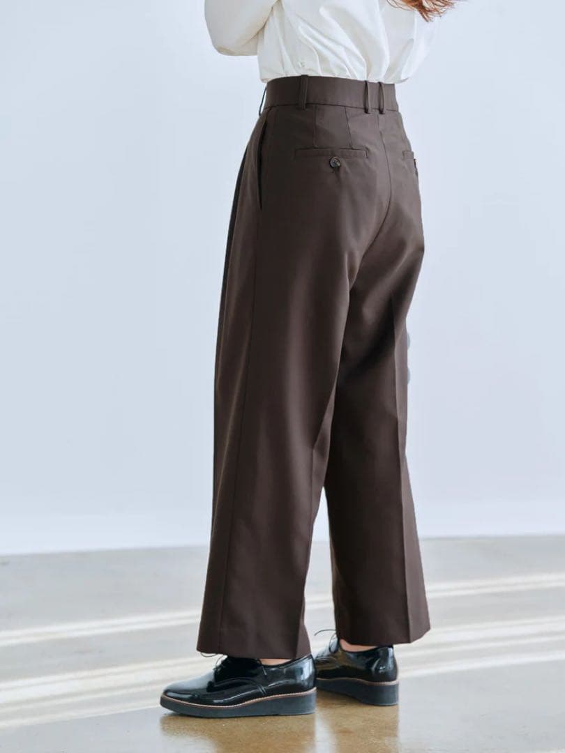 COHINA ワンタックストレートパンツ