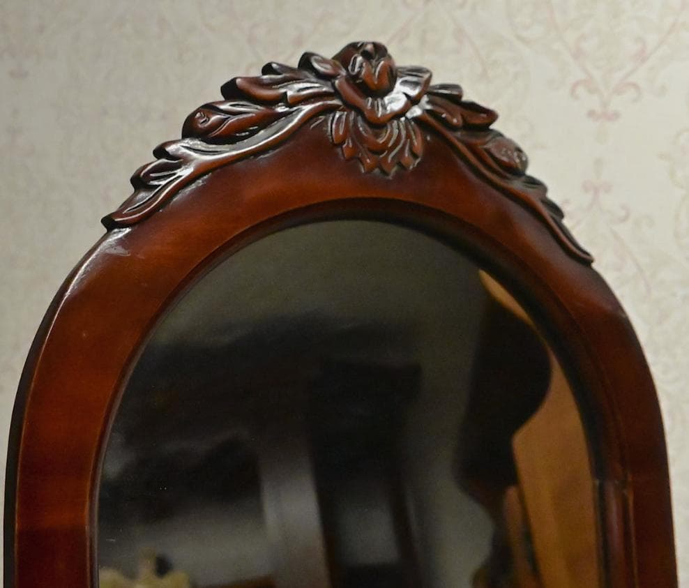 アンティークテイスト ロココ調家具　重厚なマホガニー スタンドミラー