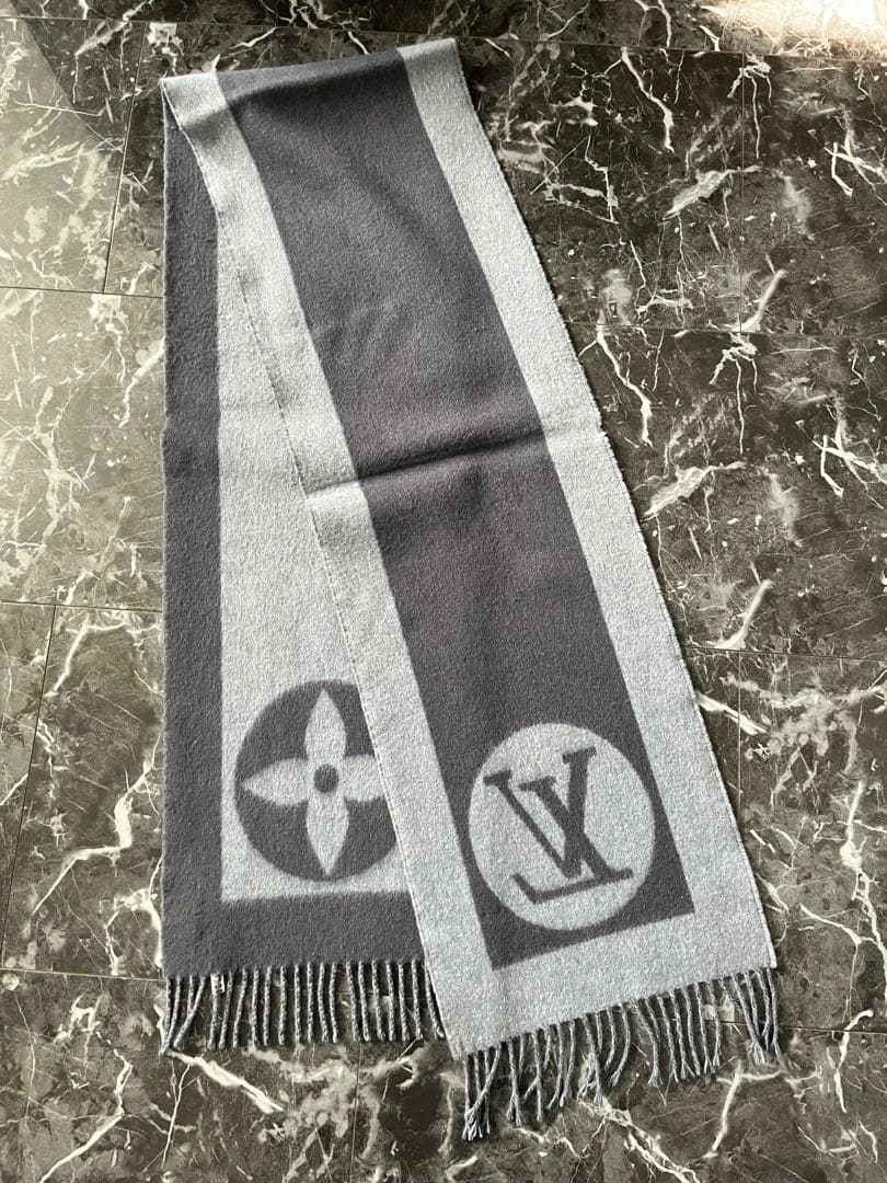 健康第一ルイ・ヴィトン　 マフラー・カーディフ　M70484　グレー系