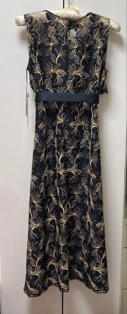 新品[グレースコンチネンタル22AW ラメ刺繍ノースリーブワンピース　38 黒