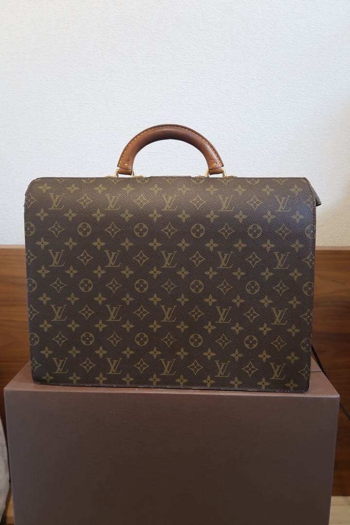 【9/30までSALE】希少！Louis Vuitton モノグラム書類ケース