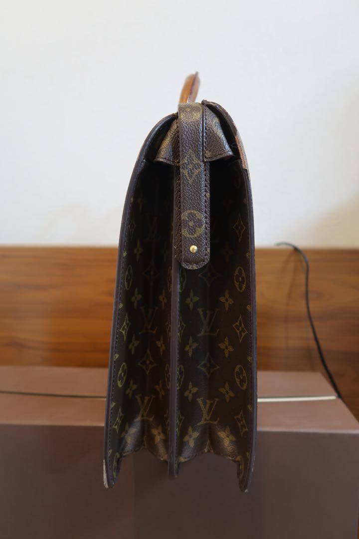 【9/30までSALE】希少！Louis Vuitton モノグラム書類ケース