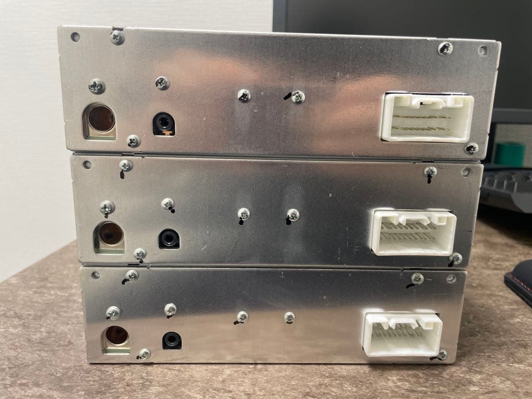 ※3台分のお値段！！　日野自動車　純正クラリオン24v カーオーディオ