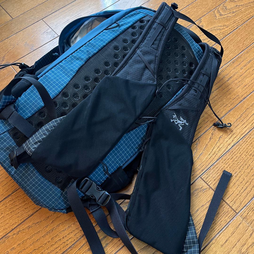 もがわさん専用　ARC'TERYX ダークブルー リュック