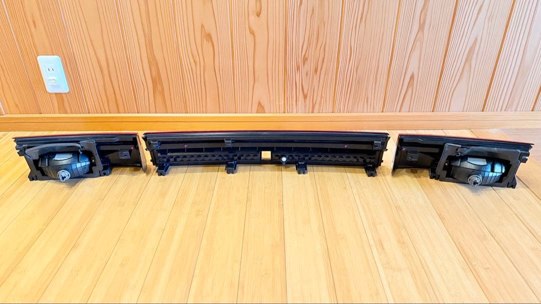 デリカD:5(CV1W) メーカー純正リアガーニッシュ