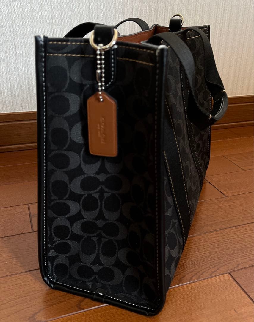 新品coach スミス トート・シグネチャー デニム　ユニセックスCP105