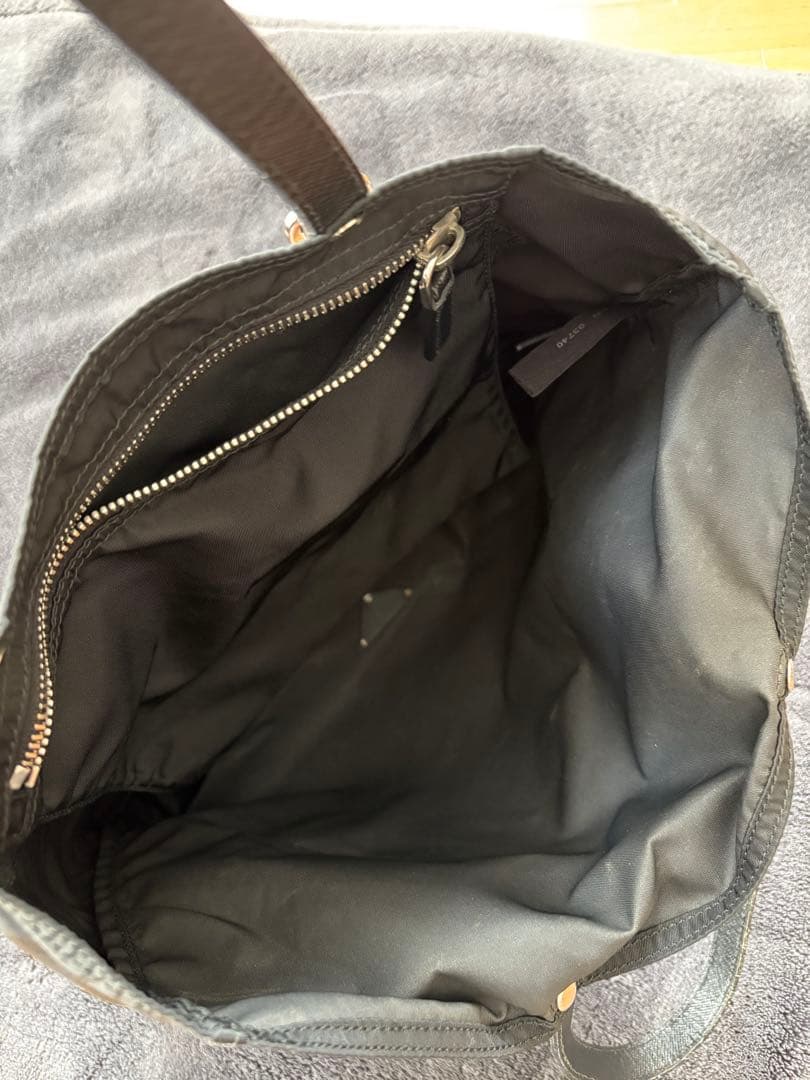 PRADA アート風トートバッグ 黒
