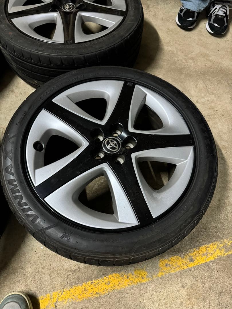 (お値下げしました)50プリウス 純正ホイール 17インチ