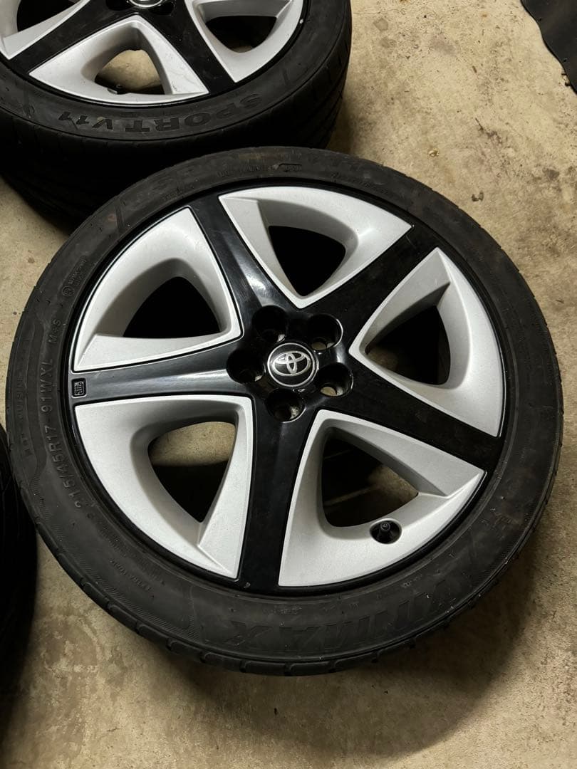 (お値下げしました)50プリウス 純正ホイール 17インチ