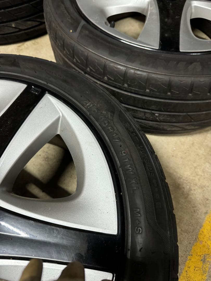 (お値下げしました)50プリウス 純正ホイール 17インチ