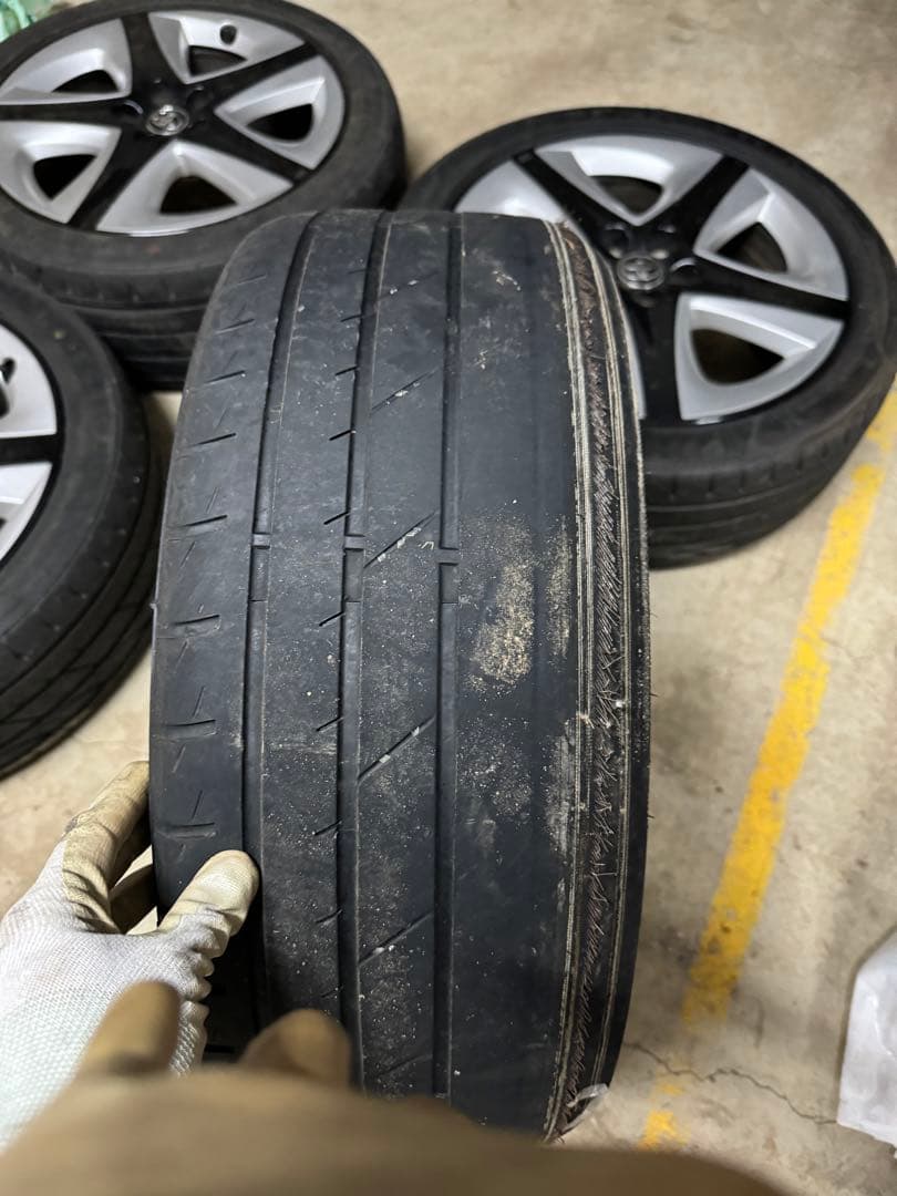 (お値下げしました)50プリウス 純正ホイール 17インチ