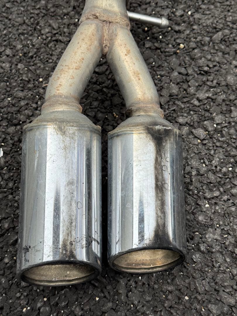 ZVW40、41 プリウスα ワンオフ？リアストレートマフラー