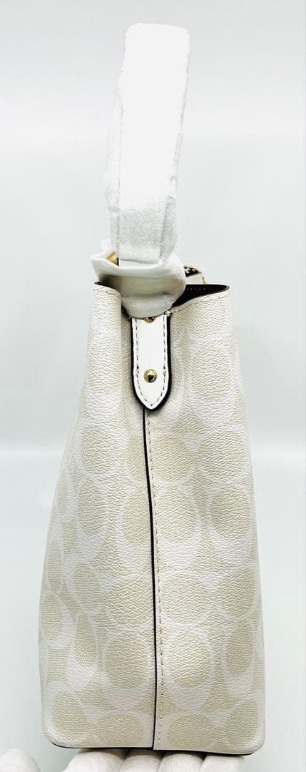 【新品・未使用】COACH スモール タウン バケット バッグ シグネチャー