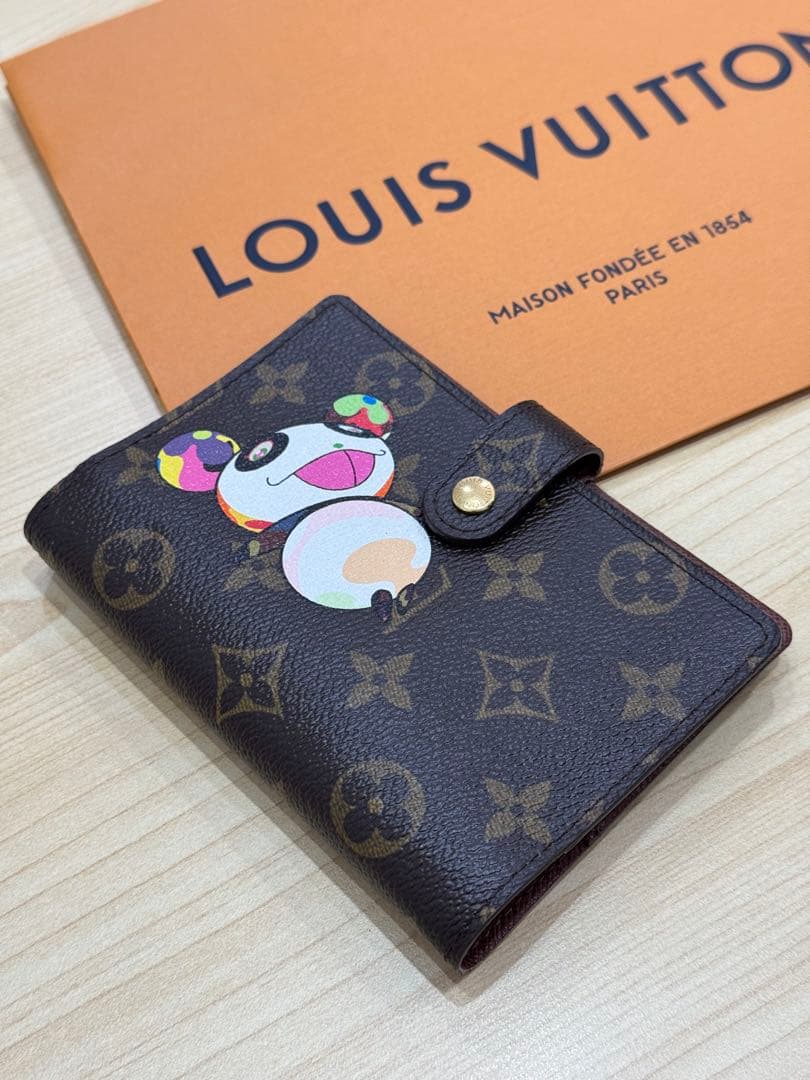 Louis Vuitton モノグラムパンダ　村上隆コラボデザイン　アジェンダ