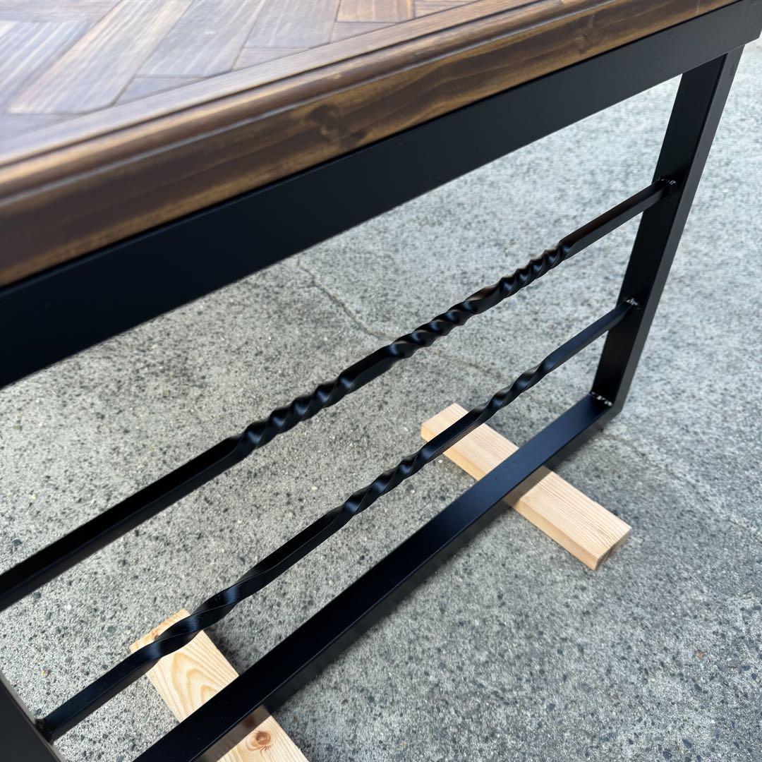 ヘリンボーン　テーブル