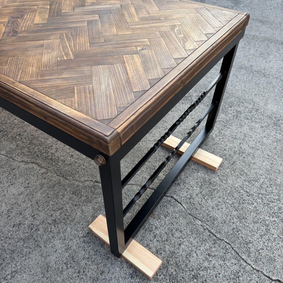 ヘリンボーン　テーブル