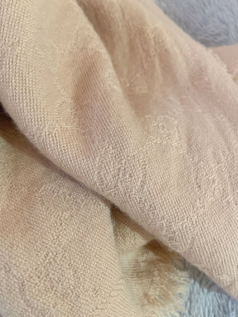 GUCCI ベージュ マフラー ストール　フリンジ付き