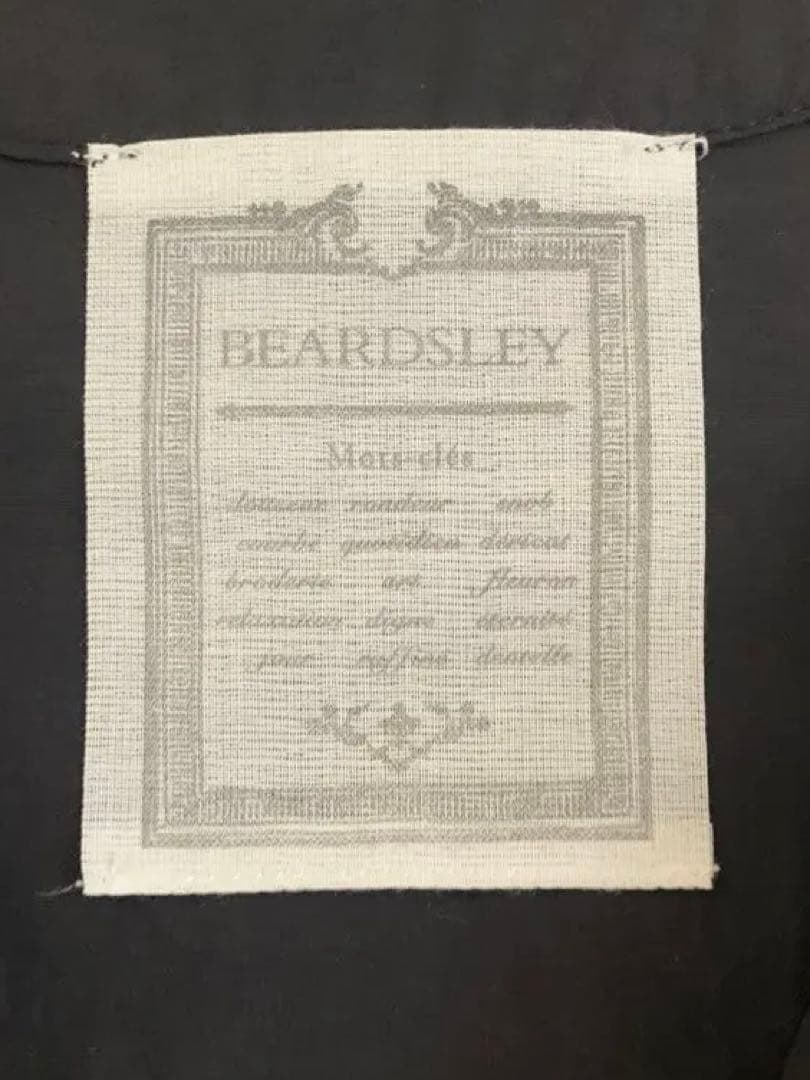 タグ付き　新品未使用　ビアズリー　ペプラムジップシャツブルゾン　ブラック