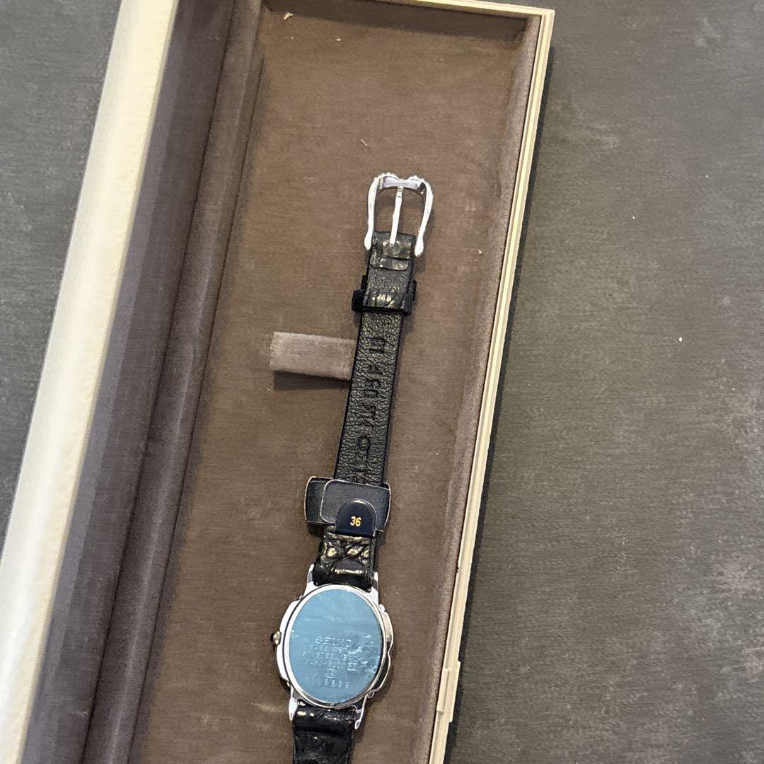 未使用　SEIKO　セイコー　エクセリーヌ　ダイヤベゼル　シェル文字盤