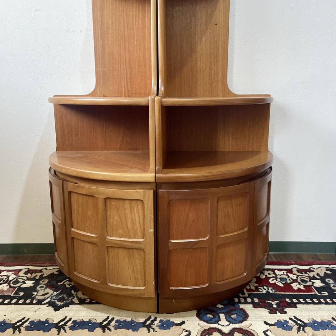 r1008 イギリスビンテージ ユニークな形が個性的なコーナーキャビネット 1点