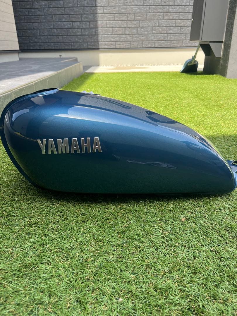 まーYAMAHA SR400 純正タンク　2019モデル