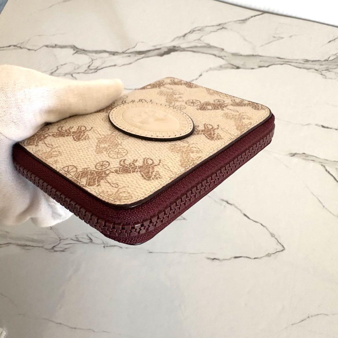 極美品⭐︎COACH コーチ⭐︎馬車デザイン 二つ折り財布 ベージュ×ブラウン