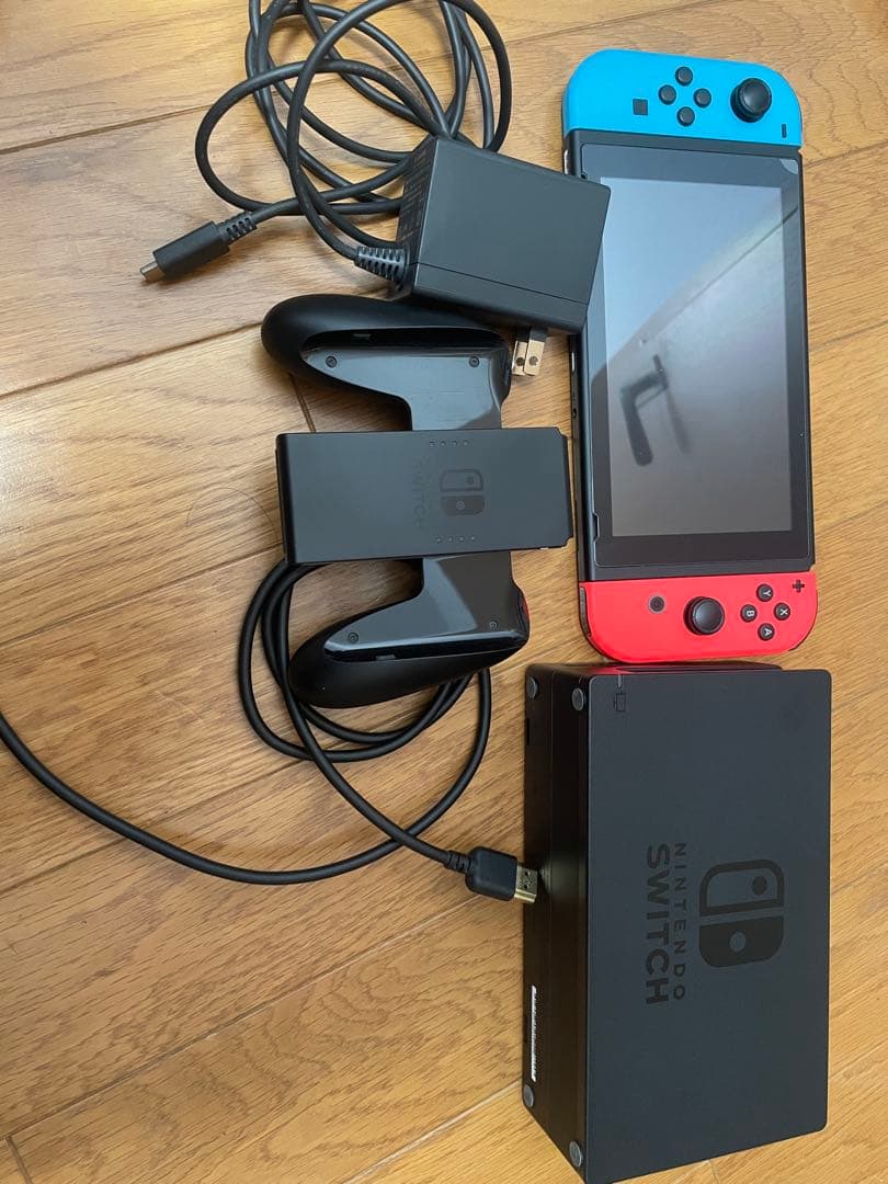 美品　Nintendo Switch 本体 青/赤