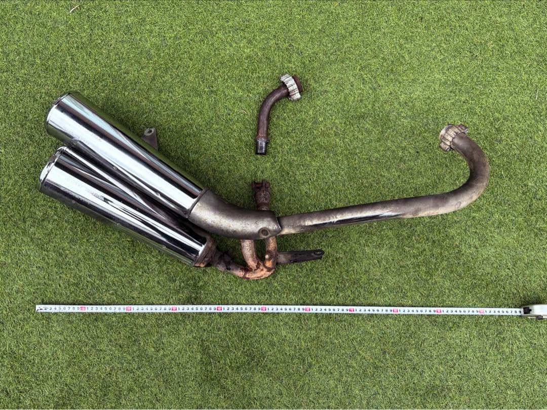 格安 マグナ 250 純正 マフラー 希少な後期車両より取り外し品　入手困難