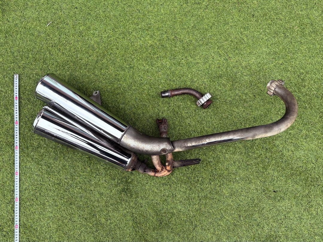 格安 マグナ 250 純正 マフラー 希少な後期車両より取り外し品　入手困難