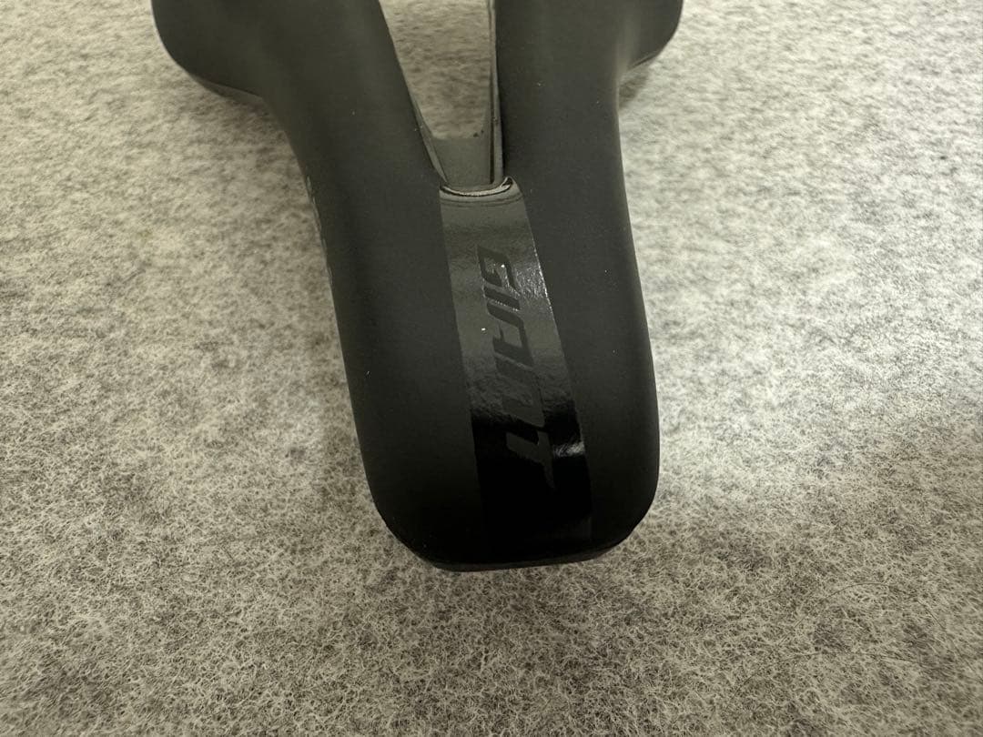 ジャイアント　Fleet SLR カーボン製　サドル