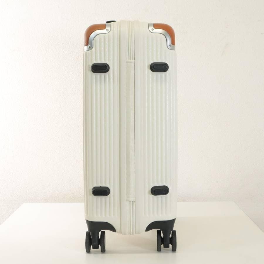 展示品 スイスミリタリー 20インチ スーツケース ホワイト 機内持ち込みサイズ