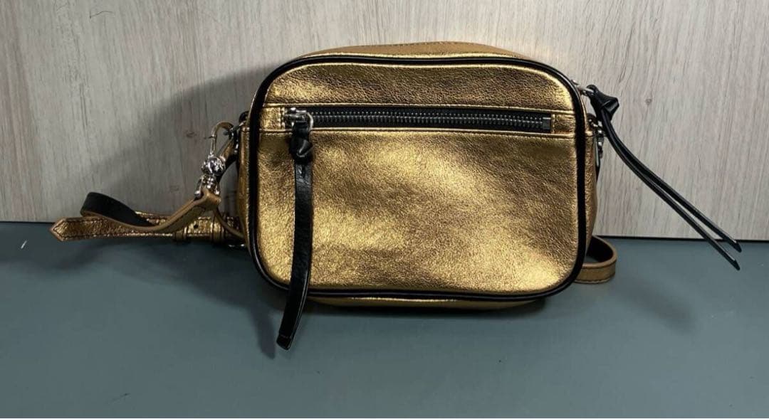 る*る様 vivienne westwood バッグ gold レディース ビビ