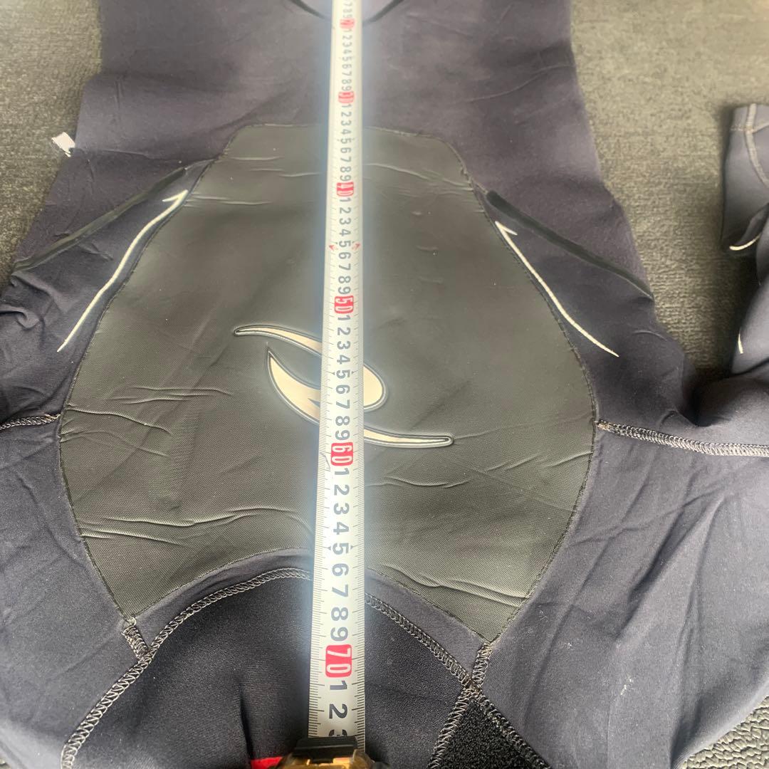 二点Ripcurl 2mm ￼ウェットスーツ