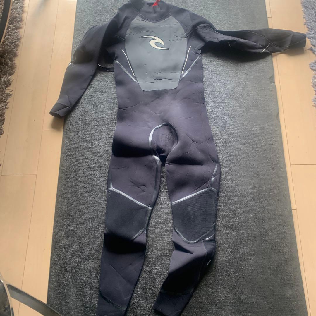 二点Ripcurl 2mm ￼ウェットスーツ