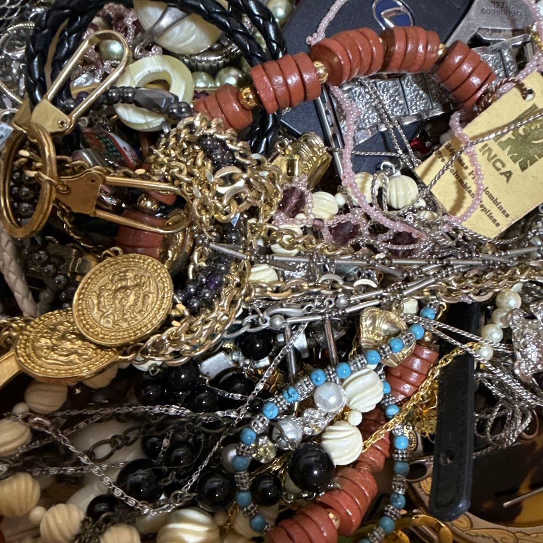 イミテーション　アクセサリー　まとめ　6.２キロ